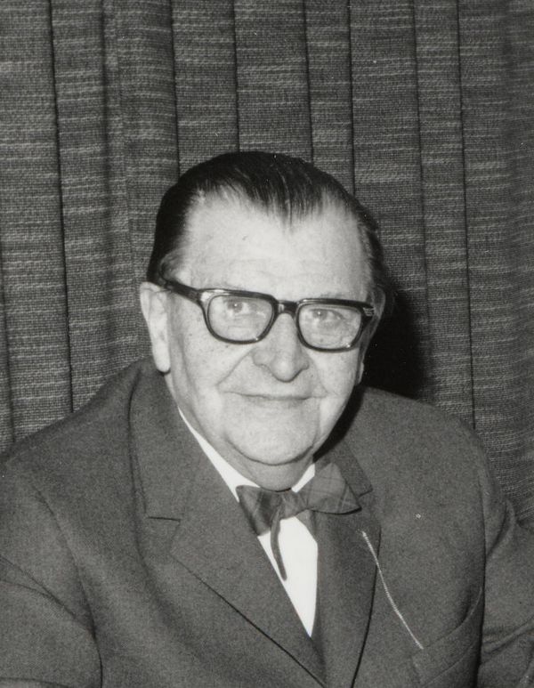 Bürgermeister Max Schmitz