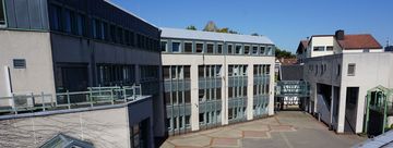 Das Neue Rathaus der Stadt Menden - ohne das markante Zeltdach.