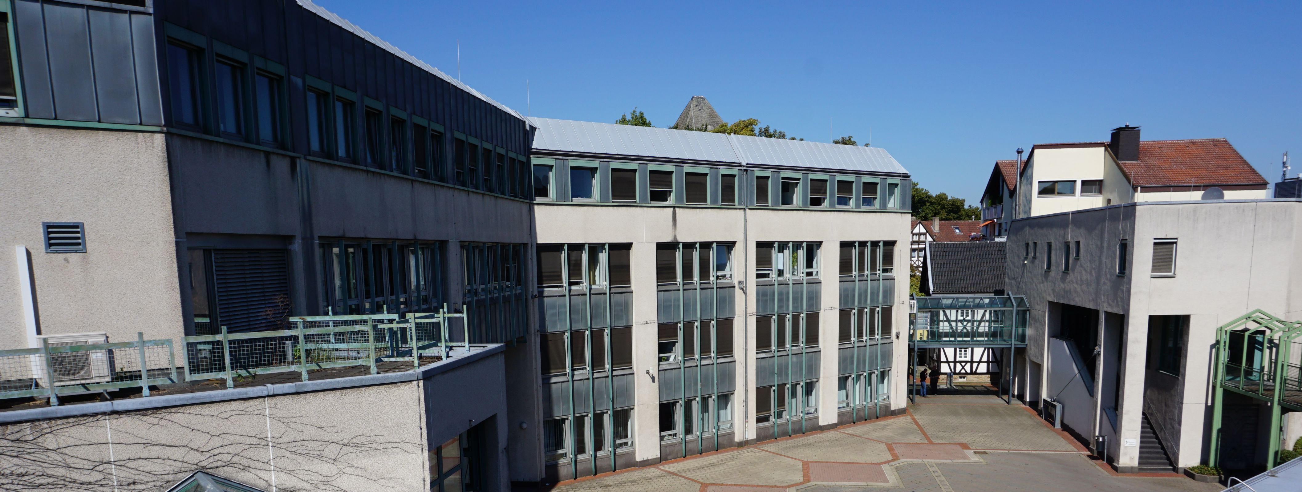 Das Neue Rathaus der Stadt Menden - ohne das markante Zeltdach.