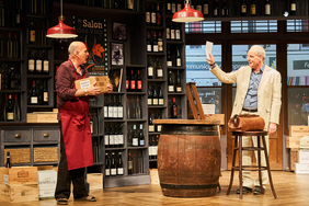 Szene aus dem Theaterstück "Weinprobe für Anfänger"