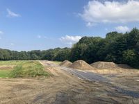 Bereich der künftigen Regenrückhaltebecken auf der Südseite des Gewerbegebietes.