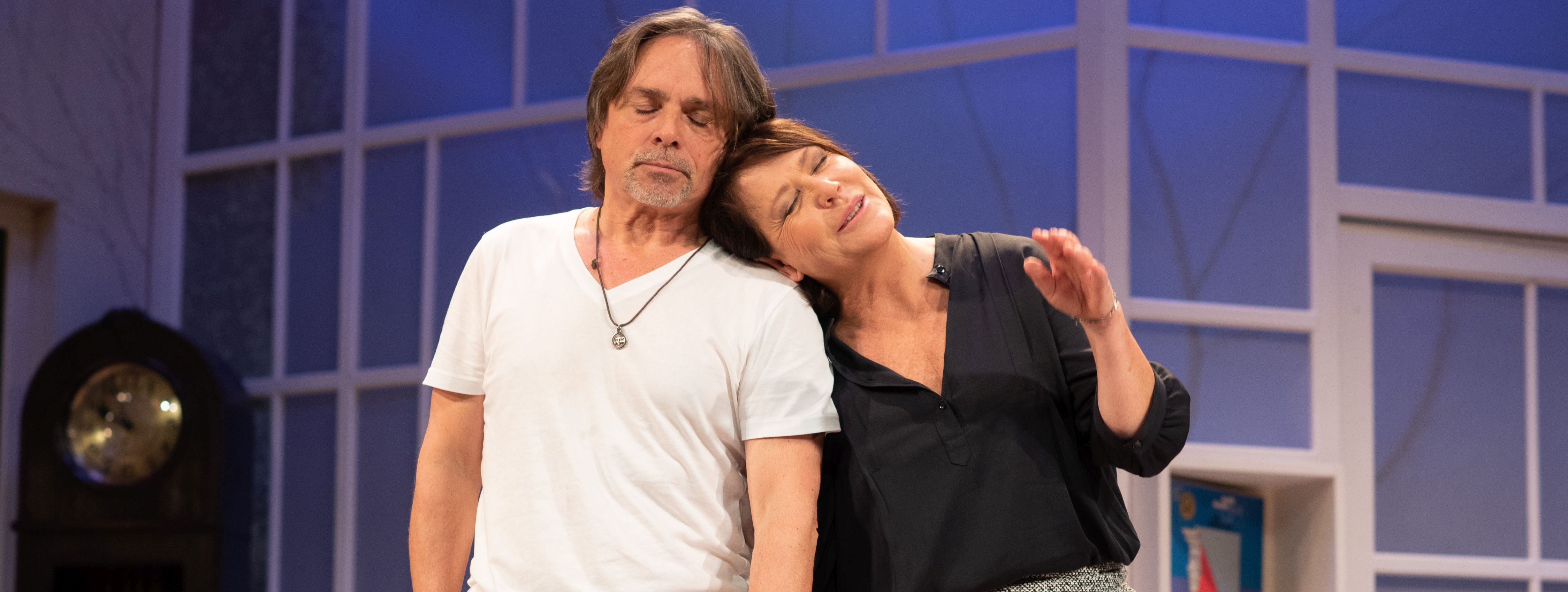 Janina Hartwig und Sebastian Goder. 