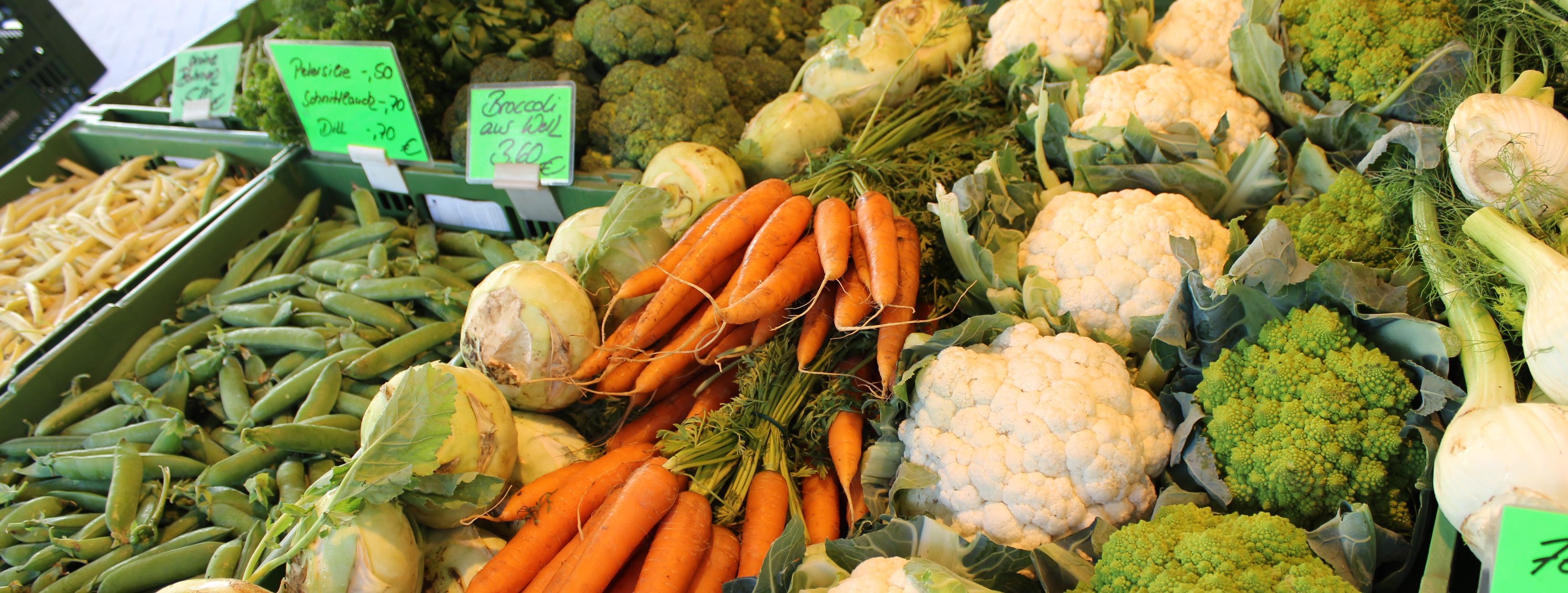 Gemüsestand auf dem Mendener Wochenmarkt