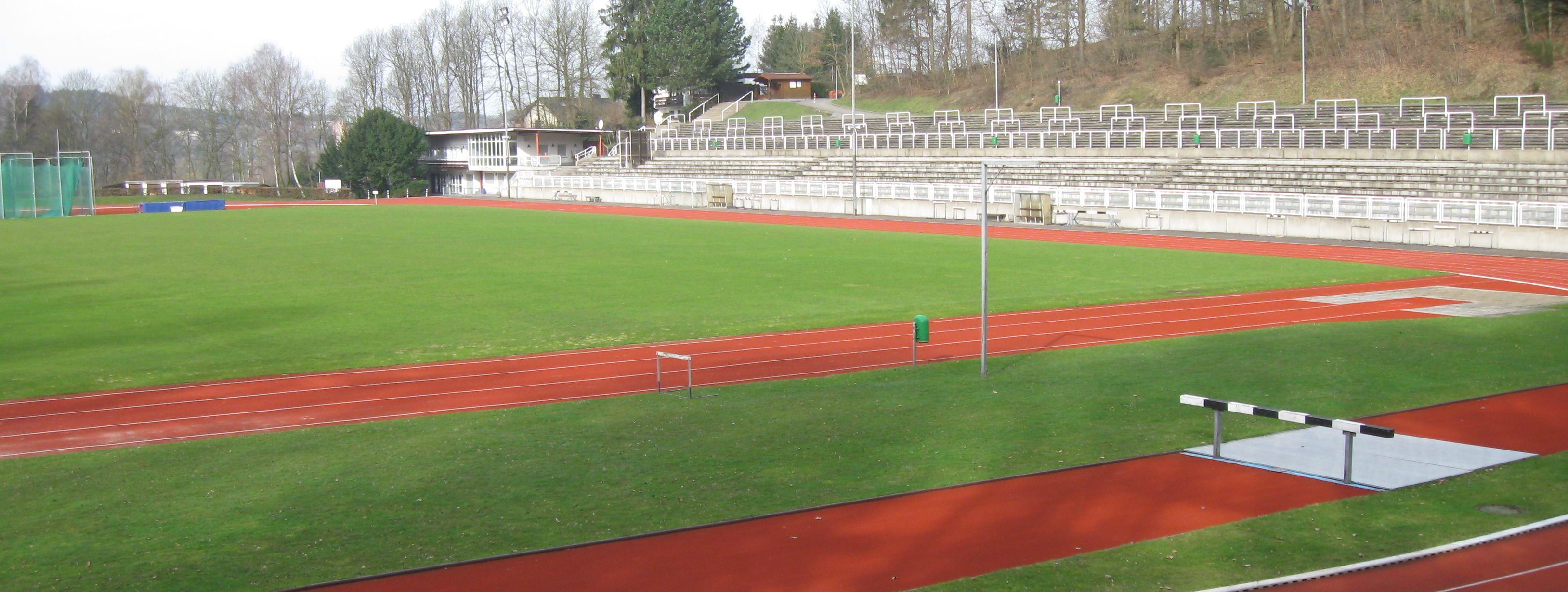 Huckenohl-Stadion Laufbahnen 