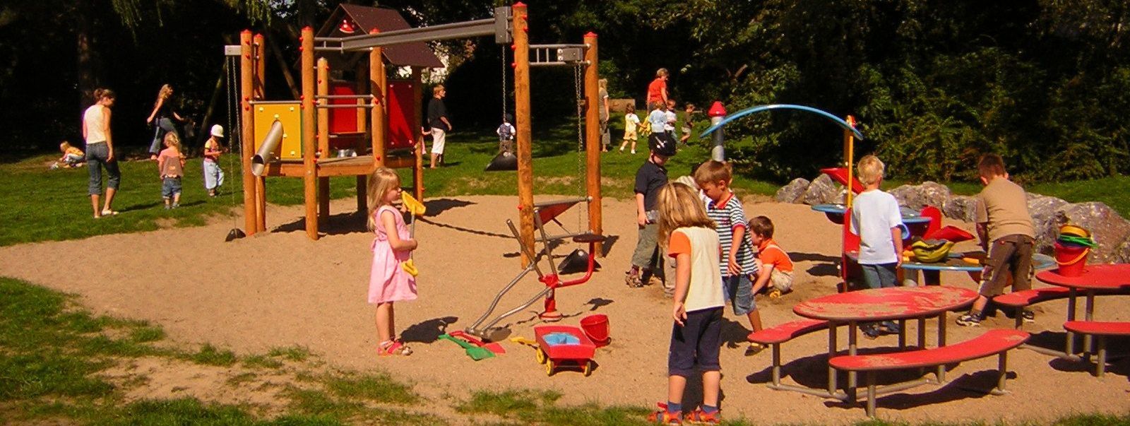 Link zur Themenseite "Öffentliche Spielflächen"