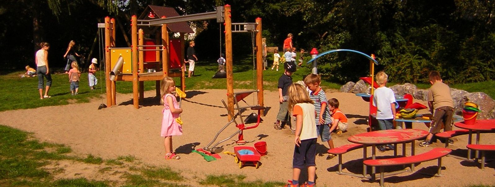 Link zur Themenseite "Öffentliche Spielflächen"