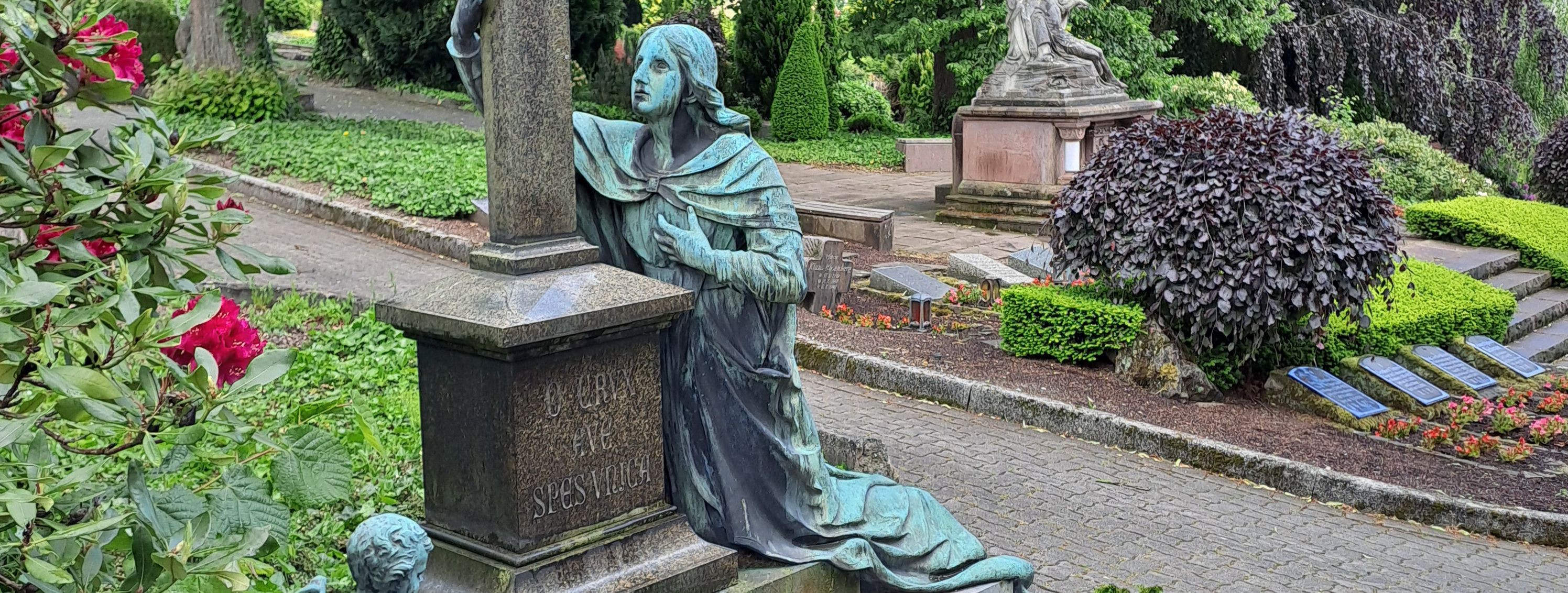 Grabmal auf dem Friedhof