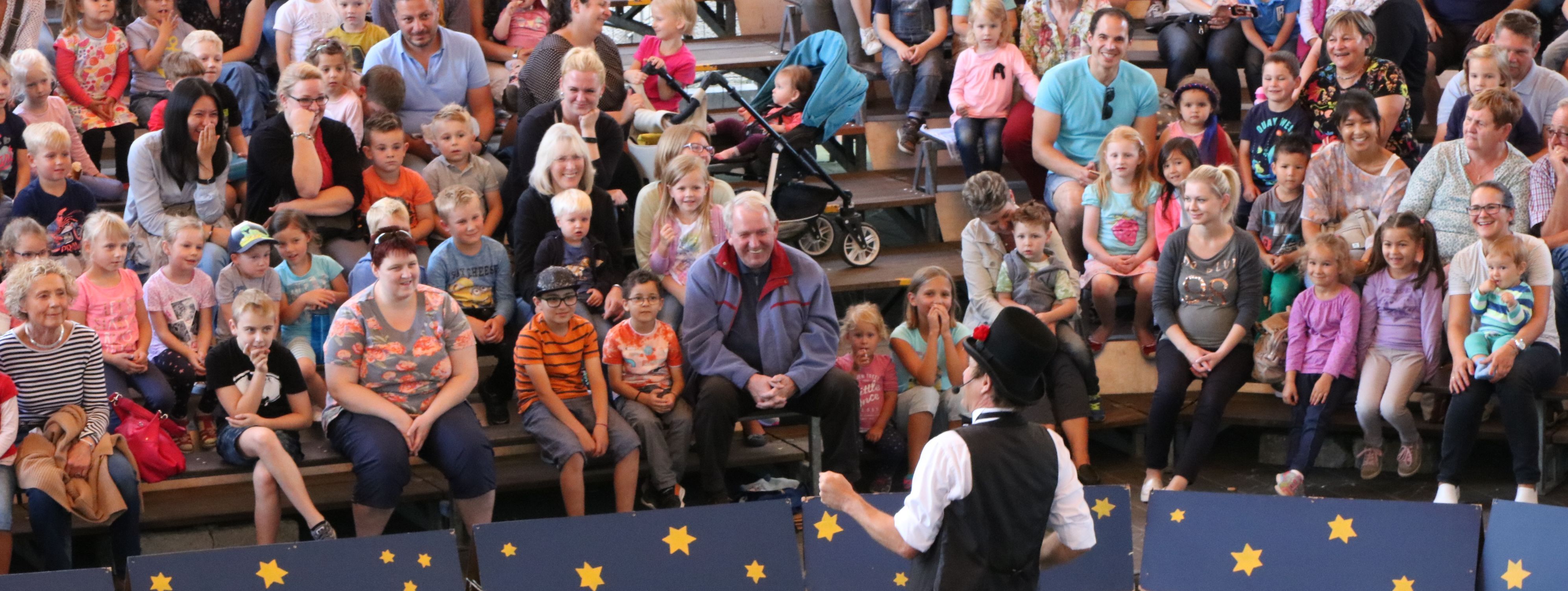 Mendener Kindersommer unter dem Zeltdach