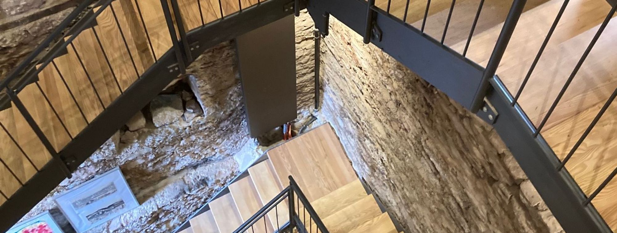 Die Ausstellung der "47 Hexenschreine" im Inneren des Poenigeturms.