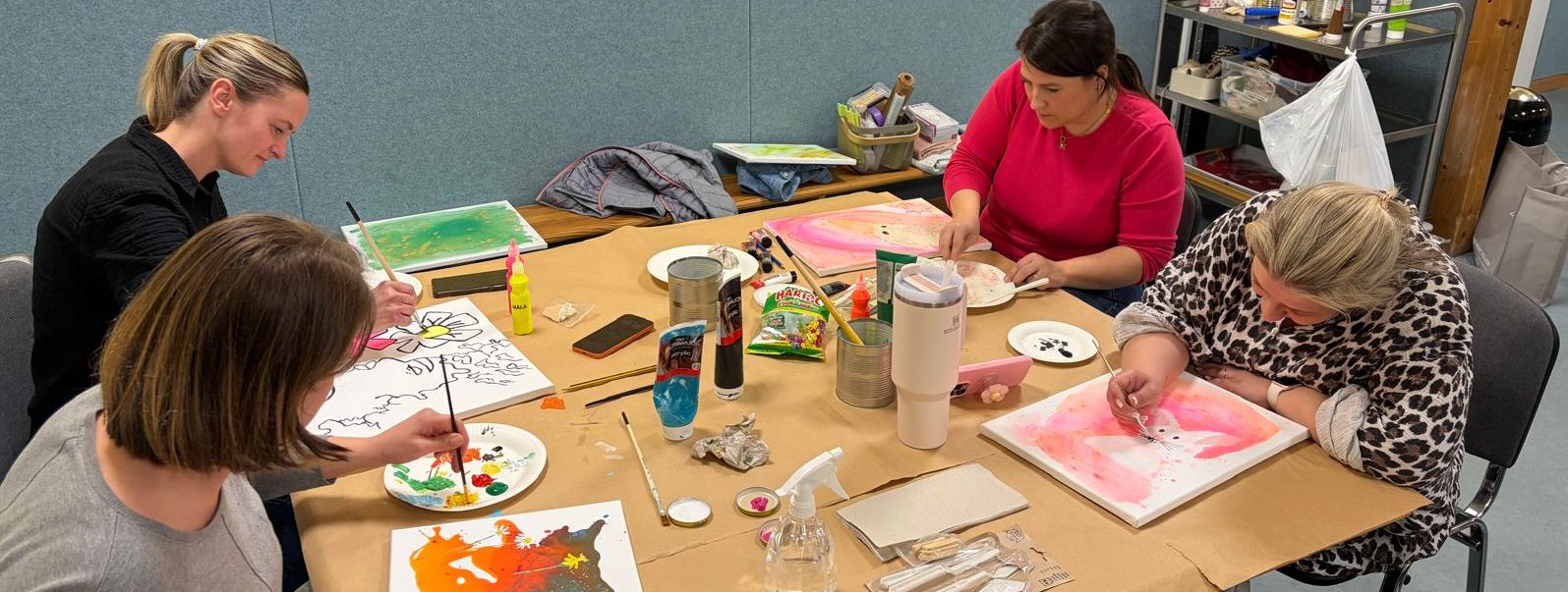 Kreativworkshop „Pinsel trifft Leinwand“