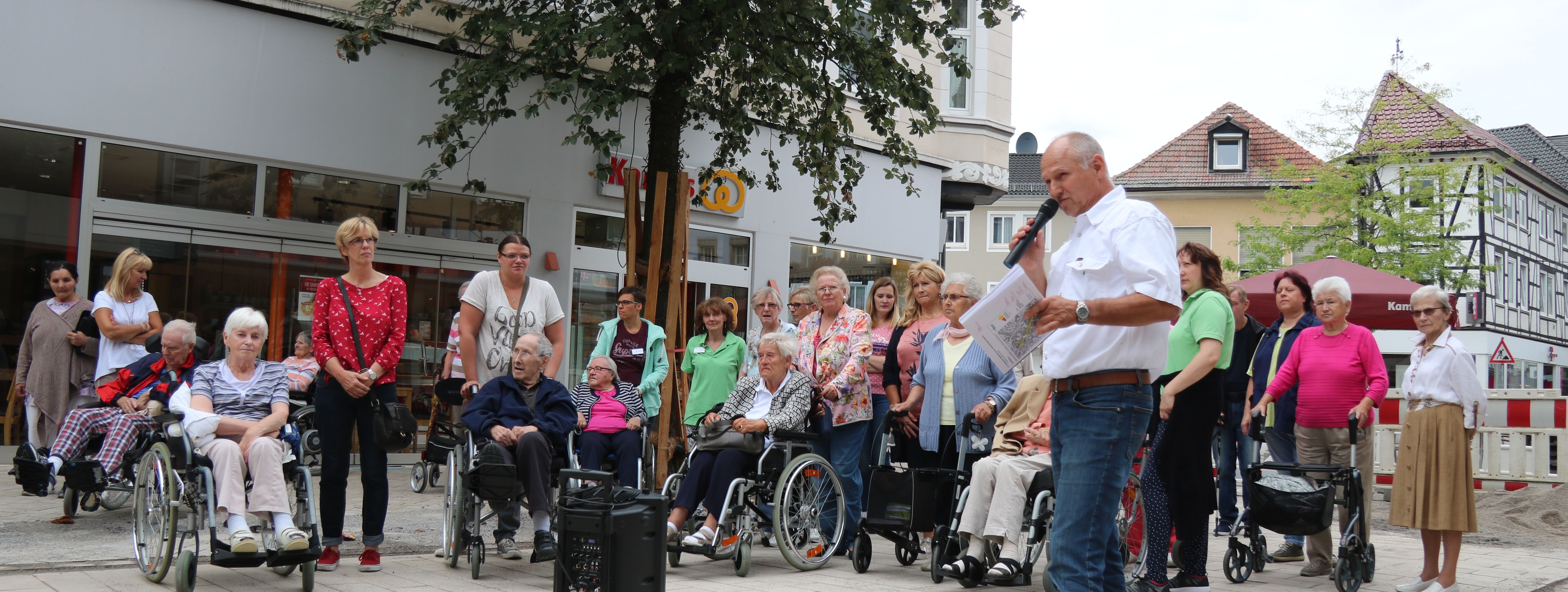 Erklärungen beim Baustellenspaziergang am 15.08.2018